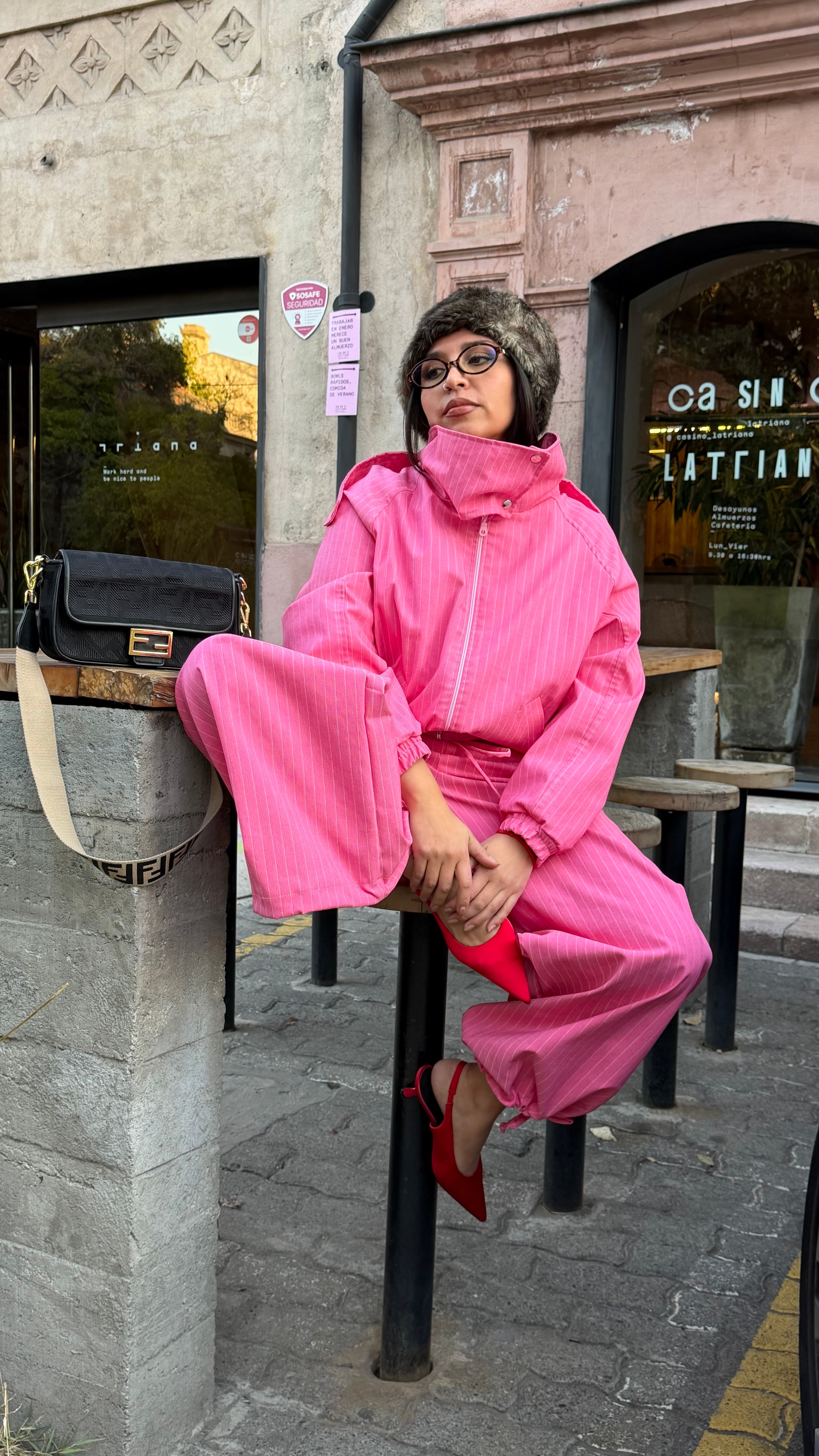 BOMBER OVERSIZE LOVE IS LOVE