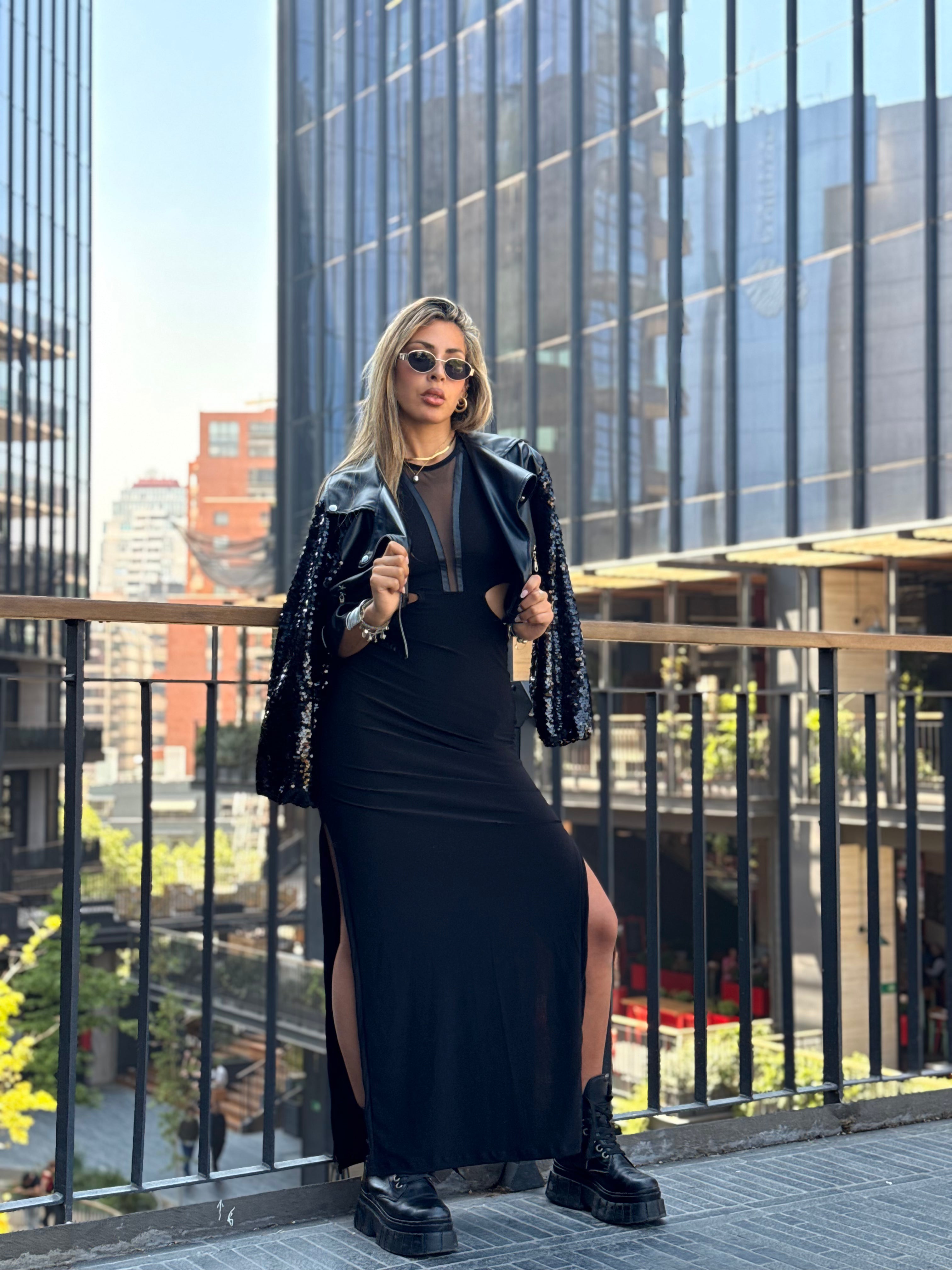 BIKER OVERSIZE ECOCUERO LISO MANGA LENTEJUELA